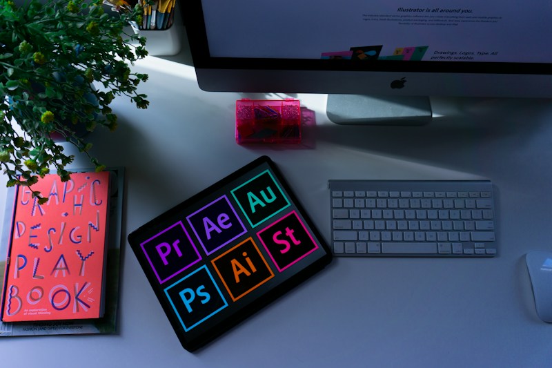 Graphics & UI/UX Design alternate